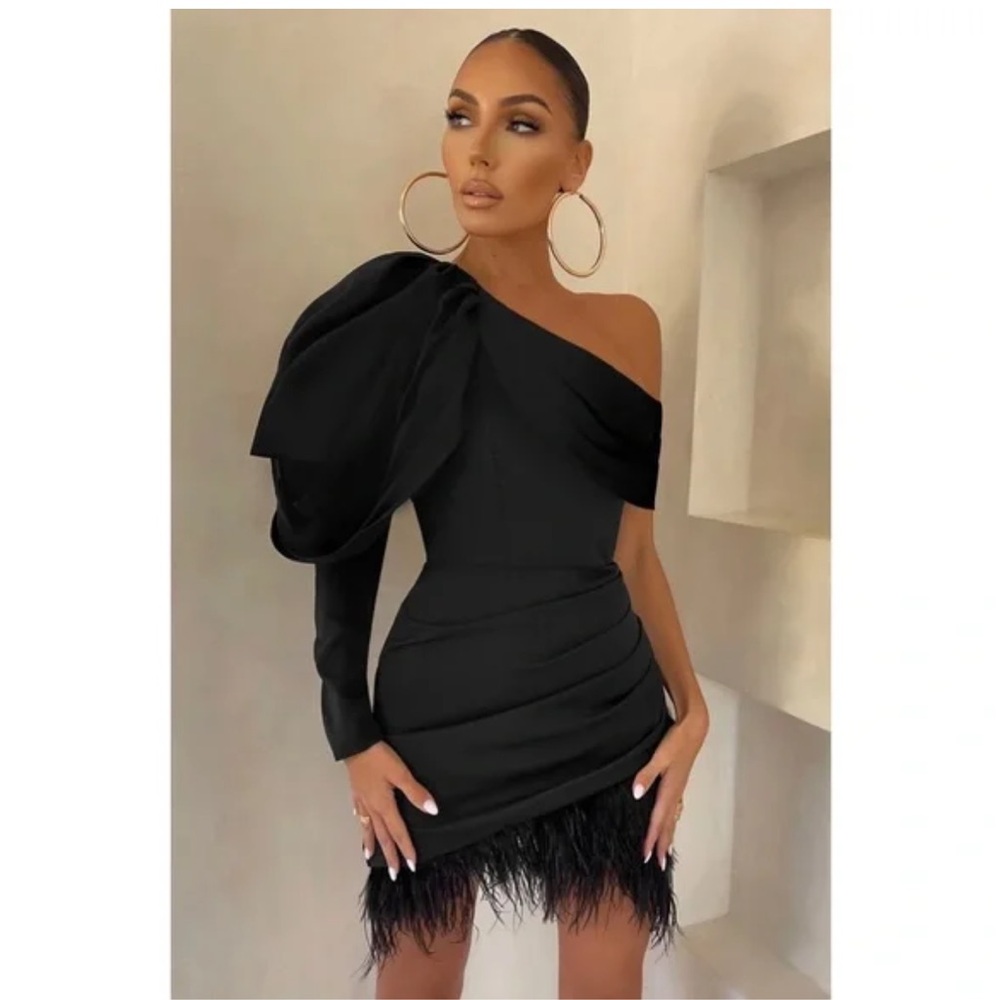 Elegant Black One-Shoulder Dress